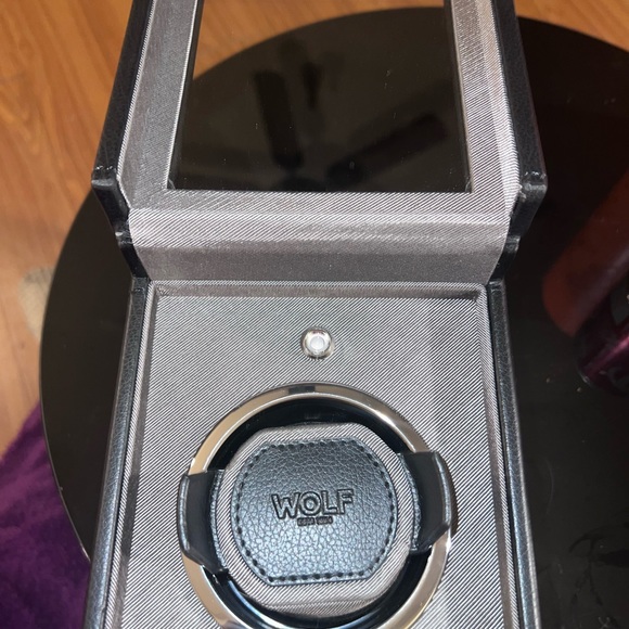 WOLF M1.8 Watch Winder-Black Leather- Glass cover - Picture 3 of 6